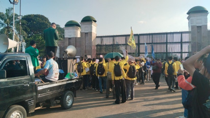 Mahasiswa Fokus 13 Tuntutan Dalam Aksi Demonstrasi di DPR Hari Ini, Begini Isinya...
