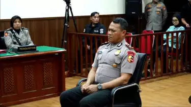 Jatuh Air Mata Kompol Cosmas, Akui Kejadian Affan Kurniawan Tertabrak Rantis Brimob Bukan Hal yang...