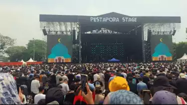 Rhoma Irama pimpin salat Jumat di Pestapora 2025