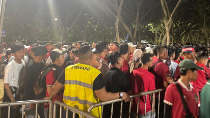 Suporter Garuda Berbondong-bondong Padati Stadion Saksikan Laga Timnas Indonesia Vs Taiwan, GBT Berubah Jadi Lautan Merah Putih