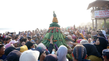 Merawat Tradisi, Memantik Wisata: Grebeg Rolasan Ambal Kembali Digelar Meriah