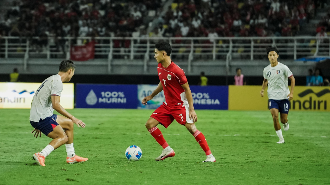 Update Cedera Marselino Ferdinan: Kabar Baik untuk Timnas Indonesia dan Persija, Sang Wonderkid Mulai Pulih
            - galeri foto