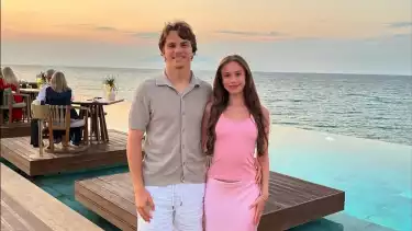 Portret kebersamaan pembalap McLaren F1 Oscar Piastri bersama kekasihnya, Lily Zneimer.