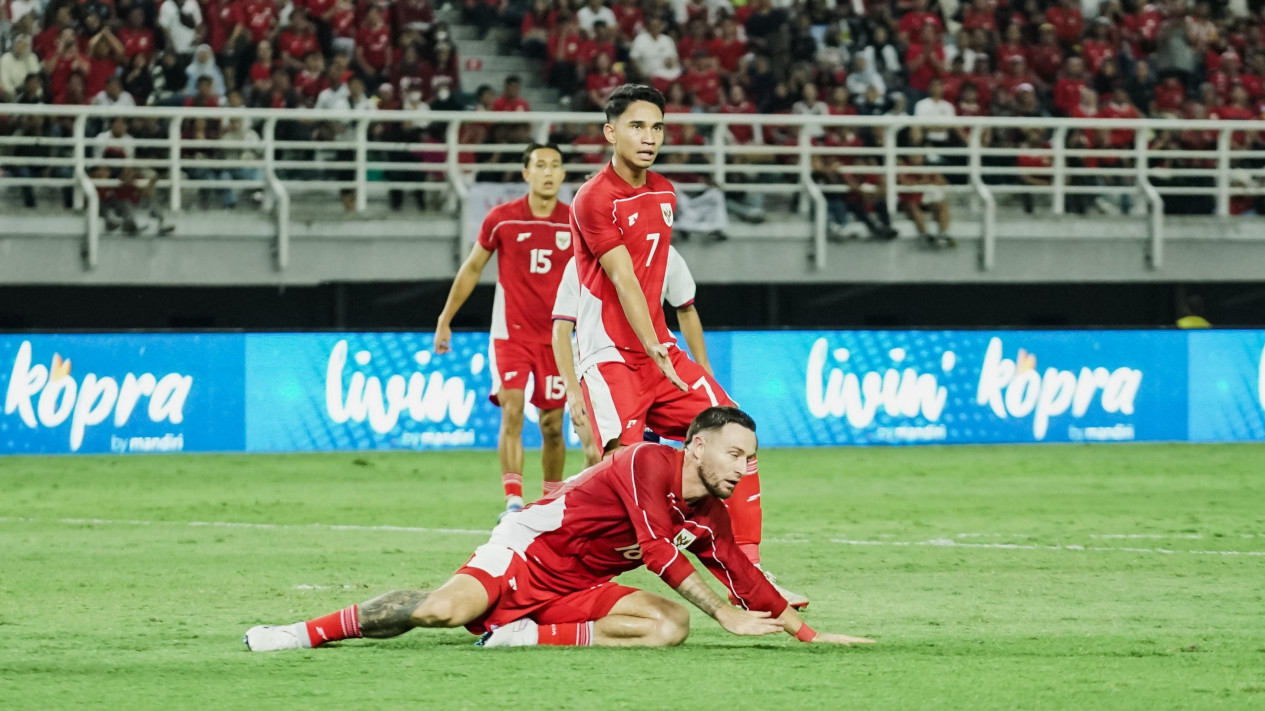 Marselino Ferdinan Dikritik Egois Karena Tak Beri Mauro Ziljstra dan Miliano Jonathans Kesempatan Cetak Gol untuk Timnas Indonesia, Pentingnya Menit Bermain Jadi Sorotan
            - galeri foto