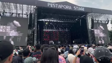 Sheila On 7 tampil beda di panggung Pestapora 2025 yang sukses digelar di Gambir Expo dan Hall D2 JIEXPO Kemayoran, Jakarta Pusat pada Sabtu (6/9/2025) sore.