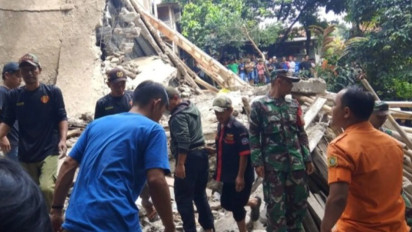 Bangunan Majelis Ambruk di Ciomas Bogor saat Acara Peringatan Maulid Nabi, Tiga Orang Tewas dan Puluhan Lainnya Luka-Luka