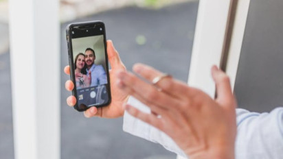 Waspada! Bahaya Posting Kemesraan dengan Pasangan di Medsos, Bisa Terjadi...