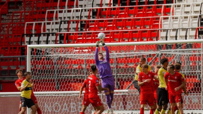 Tolak Panggilan Timnas Indonesia Demi Pindah Klub Baru, Mees Hilgers Justru Bela FC Twente Tepat Setelah Pelatih Dipecat