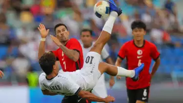 Pemain Irak Mohanad Ali