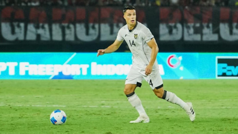 Persib Transfer News: Pelupessy Deal Possible After FIFA Funds Boost