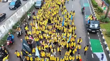 Mahasiswa BEM UI dan UIN Jakarta demo depan Gedung DPR, Selasa (9/9/2025)