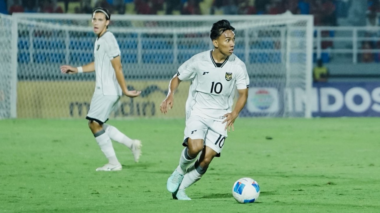 Reaksi Mengejutkan Arkhan Fikri usai Diabaikan Indra Sjafri dari Panggilan Timnas Indonesia U-22 untuk SEA Games 2025, Langsung Pamer Hal Ini
            - galeri foto