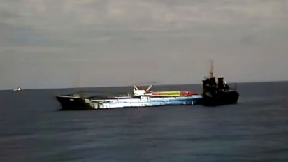 Bakamla Evakuasi Kapal MV Leann yang Terbakar di Perairan Anambas