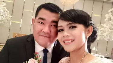 Maria Kristin si Ratu Rubber Set dan suaminya Andri Setianto