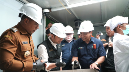 Wagub Emil Dardak Tinjau PG Gending, Bahas Serapan Gula Petani