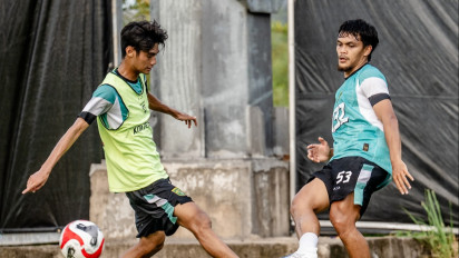 Pelatih Persebaya Tak Perlu Rachmat Irianto untuk Bocorkan Kekuatan Persib Bandung, Sang Pelatih Ternyata ...