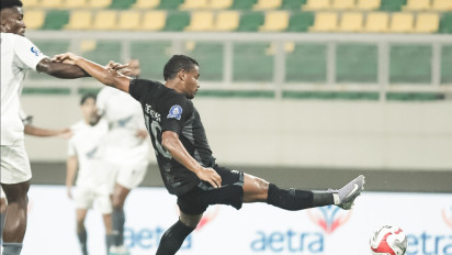 2 Gol Penalti Persita Tangerang Amankan Poin Penuh dari PSM Makassar. 