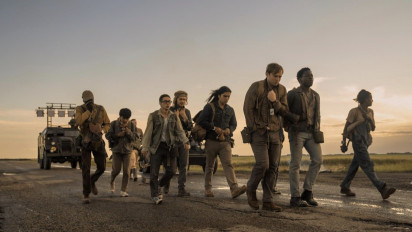 Review Film The Long Walk, Distopia Suram Suguhkan Teror yang Menyesakkan