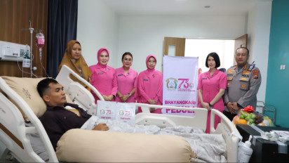 Kunjungi RSSA, Bhayangkari Jatim Beri Dukungan pada Bripka Hegy