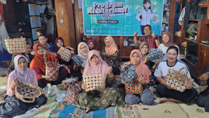 PNM Dorong Kreativitas Nasabah Lewat Anyaman Limbah Plastik Bernilai Jual