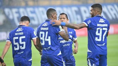 Persib Bandung Kena Sindir, Persebaya Surabaya Soroti Injakan Kaki Uilliam Barros ke Francisco Rivera sebelum Cetak Gol: Kecewa!