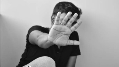 Pria di Depok Dianiaya Perempuan Hingga Luka-luka dan Patah Gigi