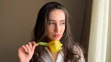 Saliha Sahin menjadi brand ambassador produk kecantikan hingga olahraga