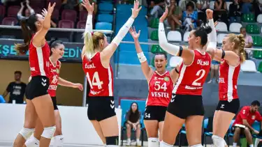 Potret Betul Taskiran nomor punggung 54, setter Manisa BBSK yang diputus kontraknya.