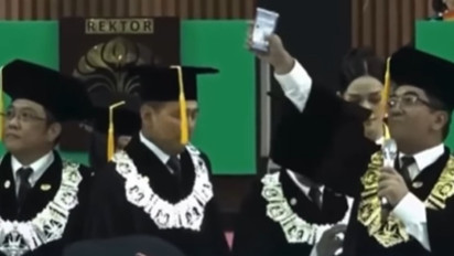 Viral di Jagat Maya Rektor UI Diteriaki “Zionis” saat Acara Wisuda, Ini Penjelasan Pihak Kampus