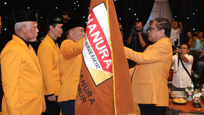 Lantik Pengurus Hanura Jatim, OSO Minta Pembentukan Ranting Selesai Juni 2026