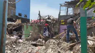 Kondisi Pemukiman Pasca Ledakan di Pamulang Tangsel, Rumah Rusak Parah dan Warga Mulai Bersihkan Puing-puing Bangunan