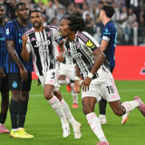 Tak Hanya di Lapangan, Derby d Italia Juga Terjadi di Bursa Transfer: Juventus Saingi Inter Milan untuk Kiper Timnas Italia