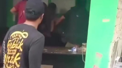Viral Video Kakek di Bandung Jadi Sasaran Amukan Warga Karena Diduga Lecehkan Anak Bawah Umur, Polisi Sebut Korban Lebih dari Satu