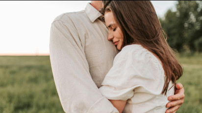 Ramalan Asmara Weton 18 Oktober 2025: Senin Pon Kendalikan Emosi, Sabtu Pon Tolong Belajar Lagi untuk...