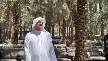 Syekh Muhammad Jaber di Kebun Kurma Madinah