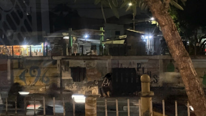 Sempat Ditertibkan Satpol PP, Tembok Bolong di Jatinegara Masih Ramai Perempuan Malam, Ditemukan Sedang Lakukan....