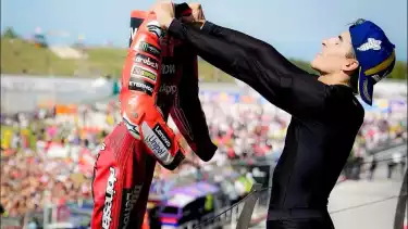 Marc Marquez tiru gaya selebrasi Lionel Messi di MotoGP San Marino 2025