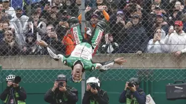 Selebrasi backflip Johann Zarco di MotoGP Prancis 2025