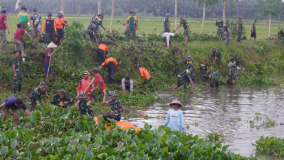 Kodim 0708 Sambut HUT TNI ke-80 Melalui Karya Bakti Pembersihan Sungai: Cegah Musibah Banjir