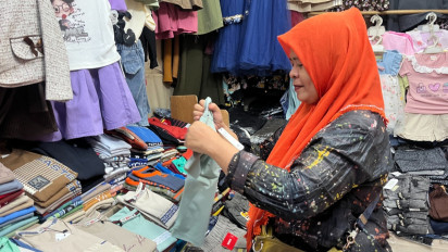 Kisah Pilu Pedagang Pakaian di Pasar Paseban Jakpus, Pembeli Sepi Tapi Bayar Sewa Toko Terus Berjalan