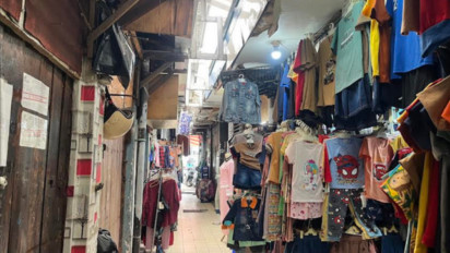 Pedagang Pakaian Pasar Paseban Ungkap Dampak Mengerikan Demo dan Toko Online: Lama-lama Mati Kita