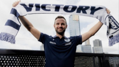 Legenda Manchester United dan Chelsea Lanjutkan Karier Mengejutkan di Australia