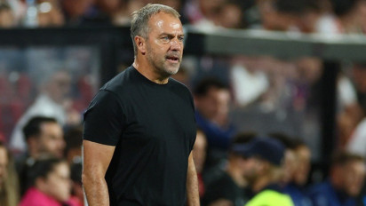 Hansi Flick Pusing Barcelona Kehilangan Dua Gelandang Sekaligus: Gavi Operasi Lutut, Fermin Lopez Cedera Otot