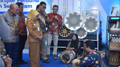 UMKM Kebumen Bersaing di Pasar Global, Bupati Lepas Ekspor Perdana Agrominafiber ke Amerika Serikat