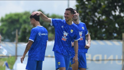 Regulasi 11 Pemain Asing Hingga Naturalisasi Bukan Ancaman, Bek Senior Persib Akui Jadi Motivasi Pemain Muda untuk Bersaing