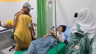 Siswa salah satu SMA di Baubau terpaksa dirawat usai alami gejala keracunan setelah santap makanan MBG