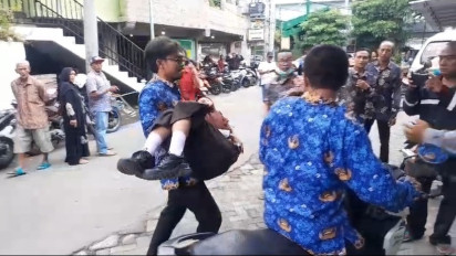 Belasan Pelajar SMAN 2 Lamongan Alami Keracunan hingga Dilarikan ke Rumah Sakit