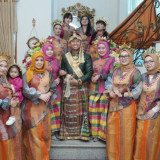 Puluhan Artis dan Figur Publik Serentak Pakai Baju Bodo Khas Sulawesi Selatan