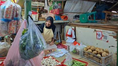 Sepi, Banyak Kios di Pasar Radio Dalam Disegel, Pedagang: Orang Mau Bayar dari Mana Kalau Nggak Laku?