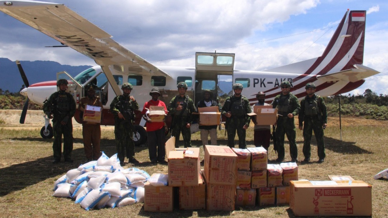 Kogabwilhan III Bangun Pos Komando Taktis di Kuyawage Papua pegunungan, Jaga Keamanan Warga
            - galeri foto